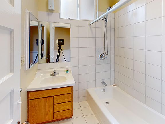 5th image of 1110A Lake St