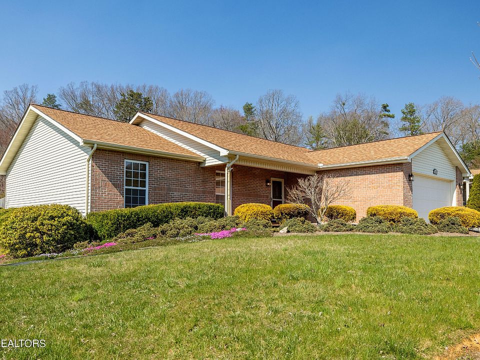 1st image of 107 Firefly Ln