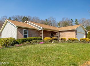 107 Firefly Ln, Maryville, TN 37803
