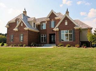 13825 N Hawks Lndg, Mequon, WI 53097