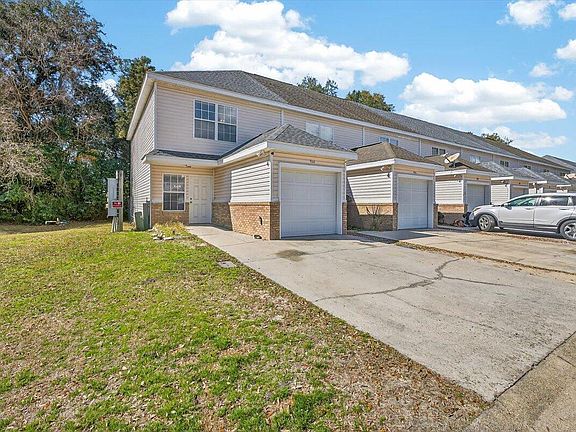3rd image of 964 Scenic Oak Ln