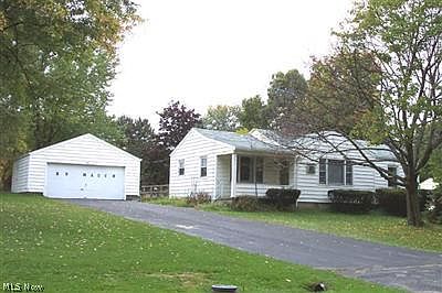 1st image of 16 Foster Dr