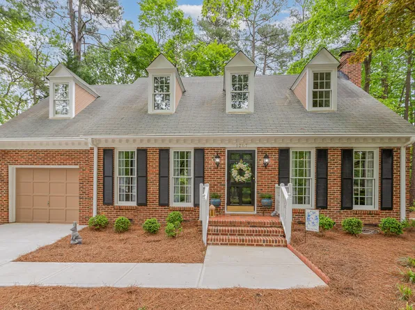 1207 Nottingham Dr, Cary, NC 27511