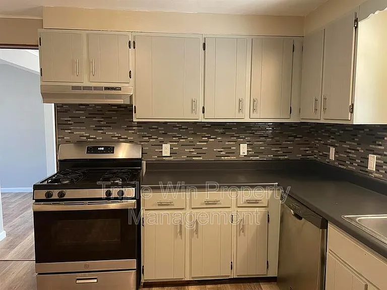 1280 Saint Catherine St — Photo 16