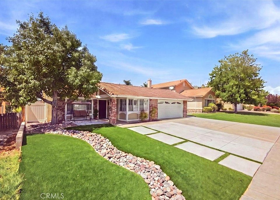 1st image of 8725 Sandhill Dr