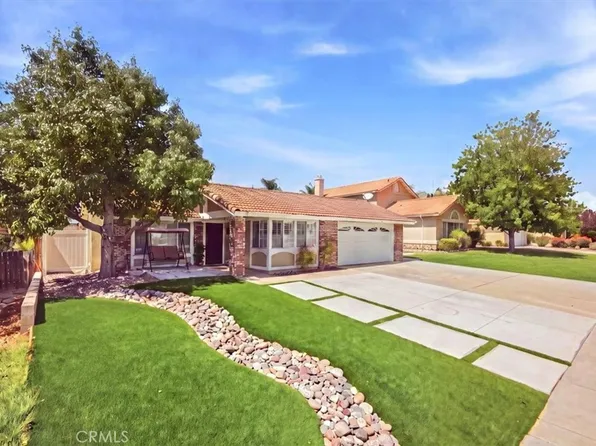 8725 Sandhill Dr, Riverside, CA 92508