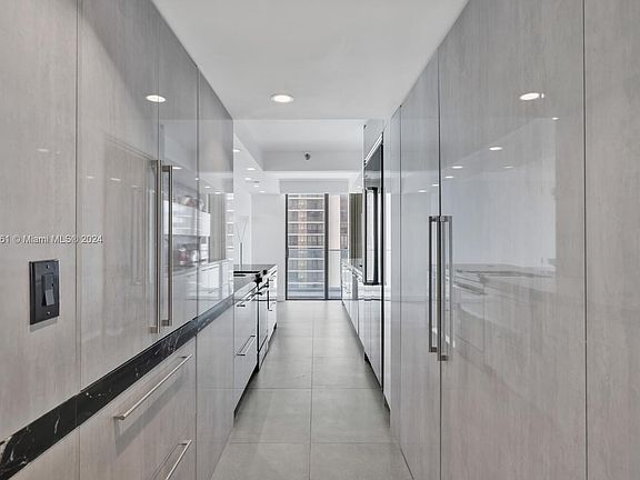 4th image of 19707 Turnberry Way APT 14E