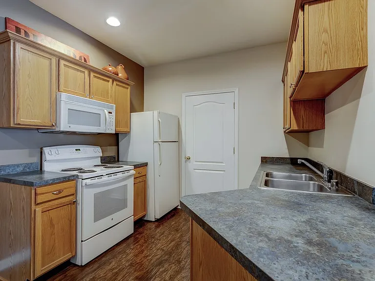 Glenmary Village Apartments — Photo 8