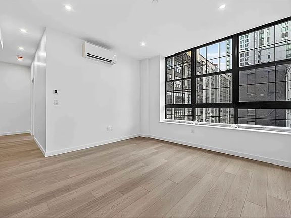 3rd image of 225 E 134th St APT 5A