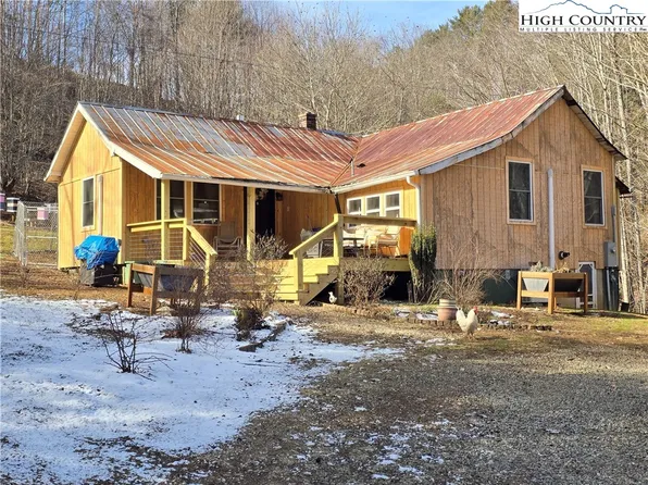 325 Sawyers Road, Warrensville, NC 28693