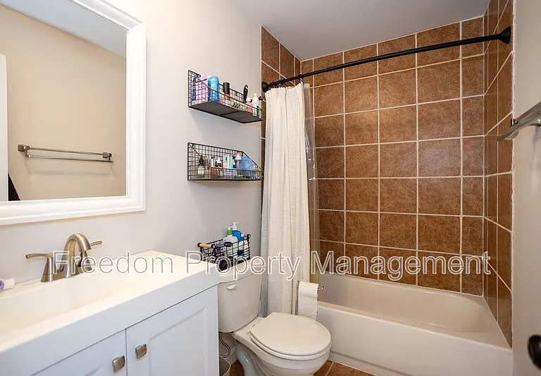 6197 Edwards Dr — Photo 24