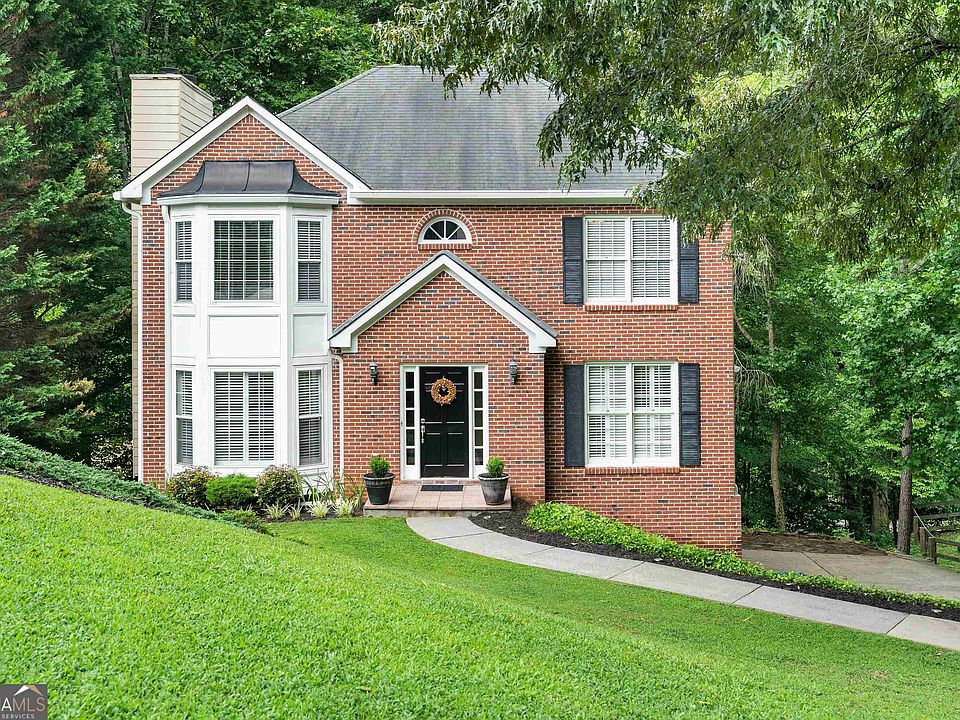1st image of 621 Summertree Ct SE