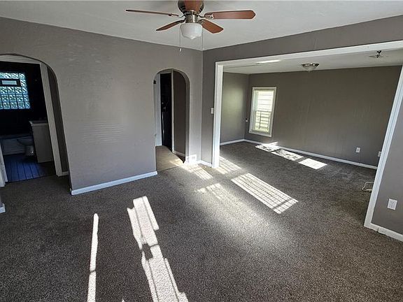 4th image of 4428 College Ave