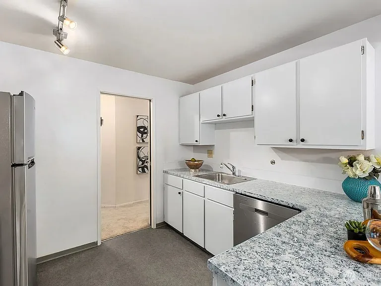 13741 15th Ave NE #C33 — Photo 6