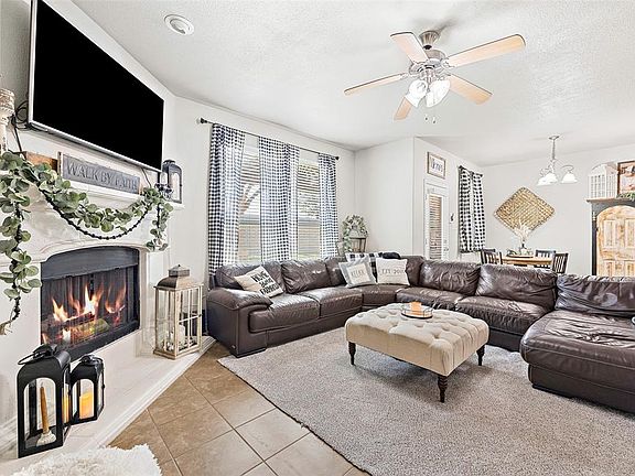 4th image of 703 Ireland Way