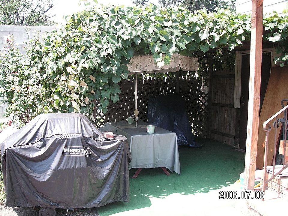 2nd image of 576 Morrow St