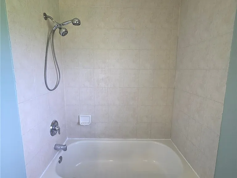 2422 Vernon Ave S — Photo 7