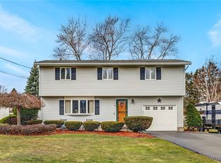 4532 Lincoln Dr, Gasport, NY 14067