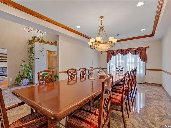 4th image of 8 Linden Ln