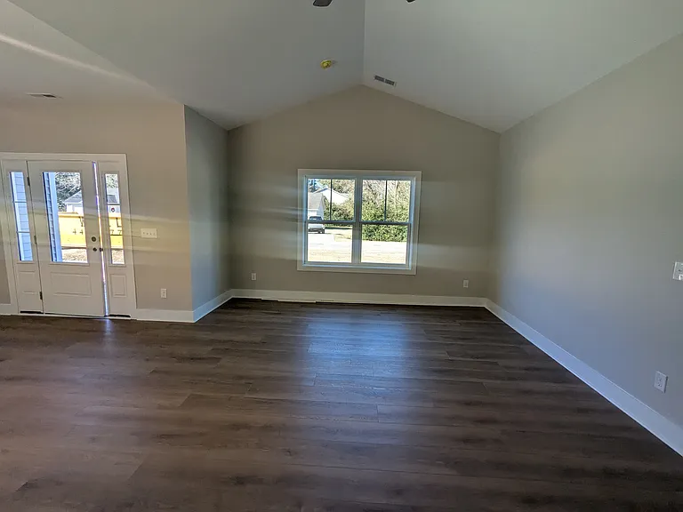 205 White Ave — Photo 11