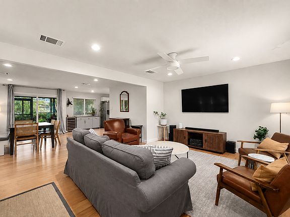 5th image of 5804 Gloucester Ln