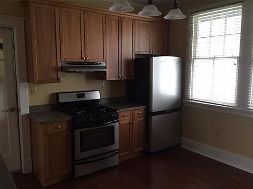 3rd image of 956 Wilson Dr