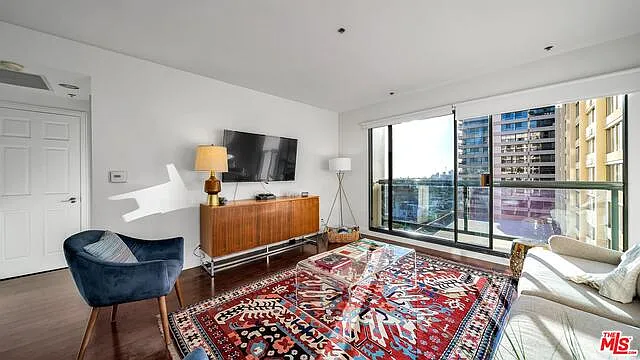 10724 Wilshire Blvd #809 — Photo 7