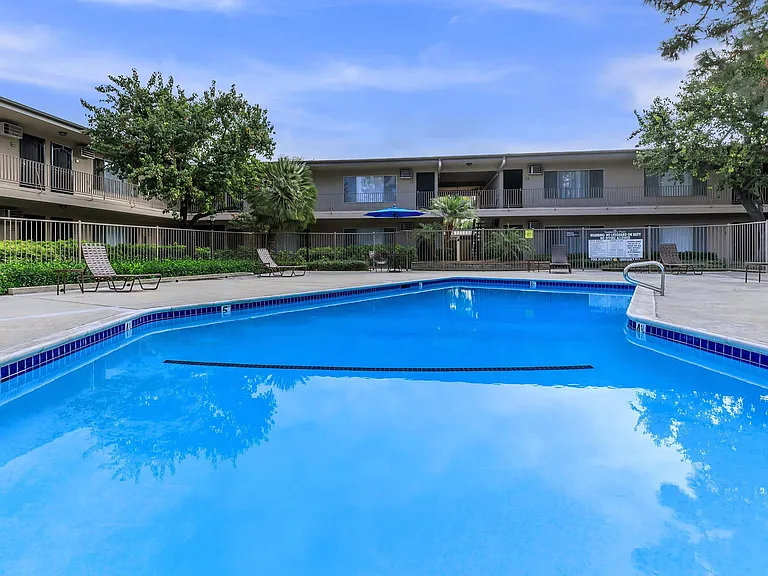 Saddleback Pines Apartment Homes — Photo 2