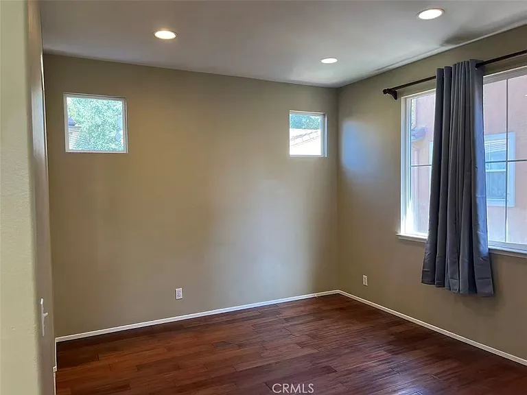 8 Pearleaf — Photo 11