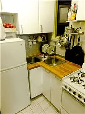 Sold by R New York | media 3