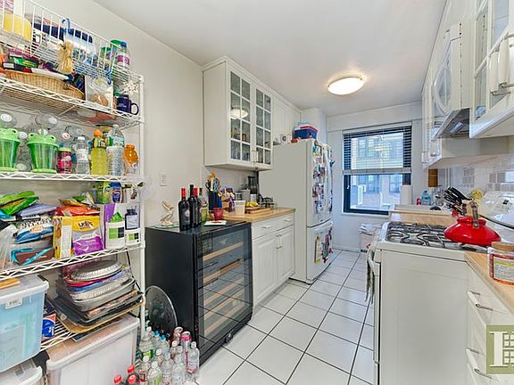 2nd image of 415 Grand St APT E207