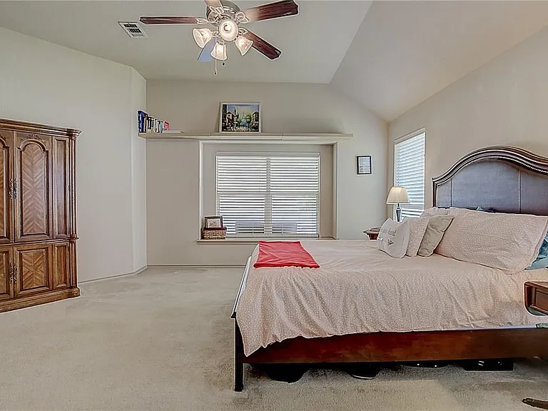 5009 Holliday Dr — Photo 28