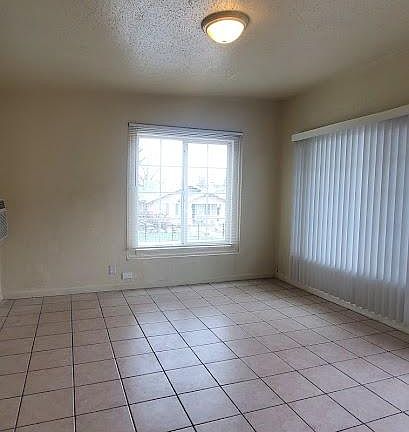 4th image of 611 N Van Ness Ave #2A