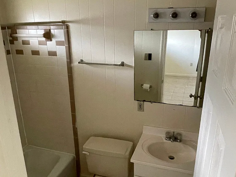14032 Country Manor Ln #2 — Photo 3