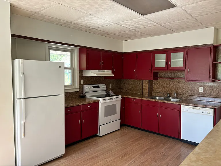 1031 Princeton Ave — Photo 3