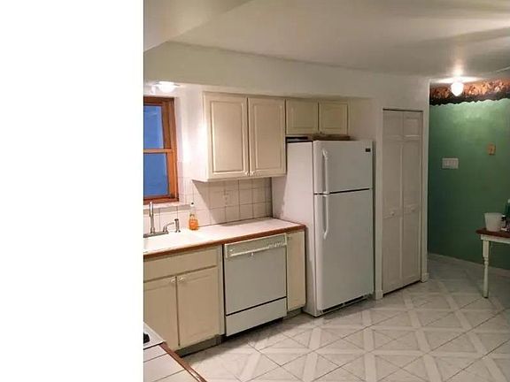 2nd image of 1030 Ellsworth St Floor 2