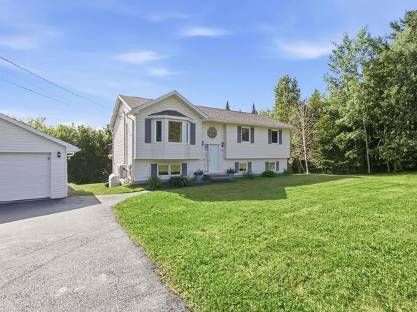 150 Lindforest Ct, Middle Sackville, NS B4E 3J2