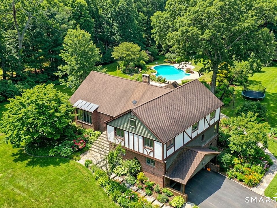 1st image of 10 White Oak Farm Road