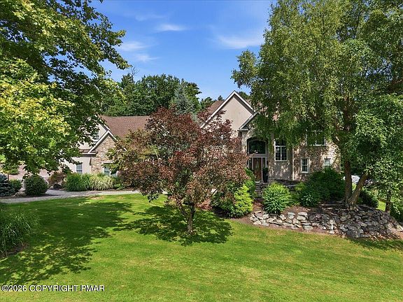 3rd image of 150 Kettle Ridge Dr