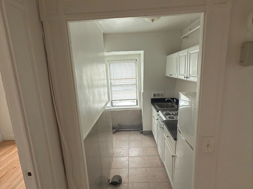 1st image of 97 Westland Ave #820