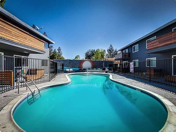 4th image of 1090 Sunnyvale Saratoga Rd #563