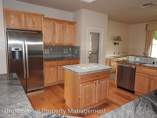 5th image of 658 Canyon Oak Ln