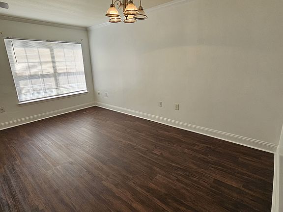 5th image of 773 Majestic Dr #1