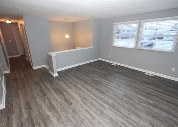 3rd image of 5807 Marine Pkwy