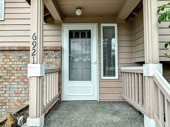 2nd image of 6921 62nd Pl NE