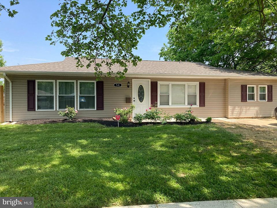 1st image of 58 Chaucer Dr