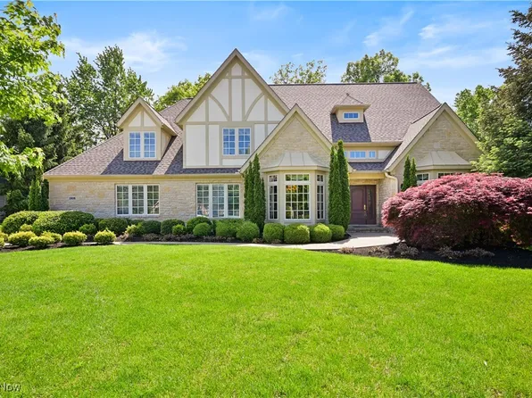 1806 Arlington Row, Westlake, OH 44145