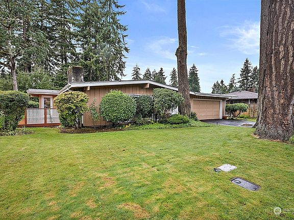 3rd image of 11608 Woodbine Lane SW