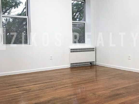 2nd image of 2548 34th St APT 3C