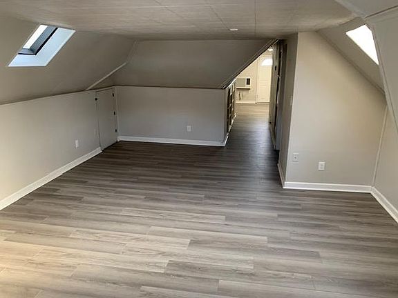 3rd image of 1958 Deer Park Ave Unit 3